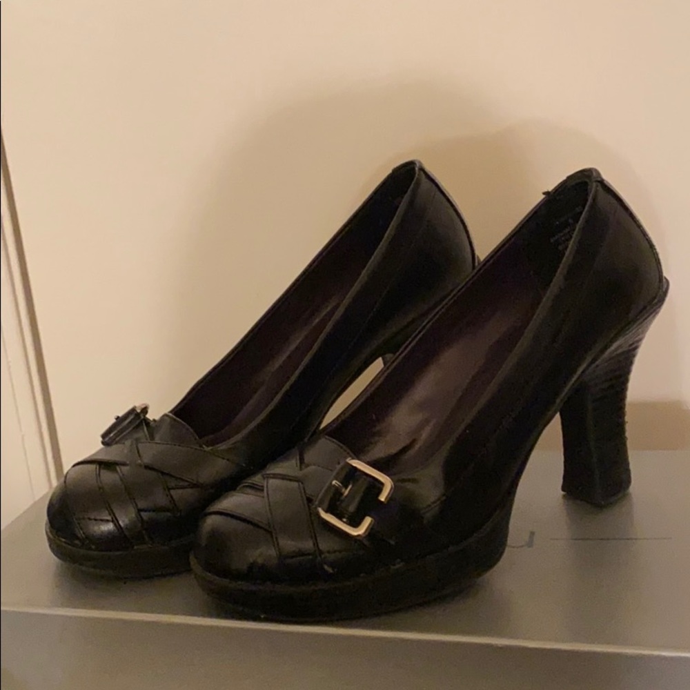 Women’s Black Pumps